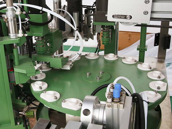 冠鴻智能為哈希實驗室定制試管灌裝旋蓋一體機